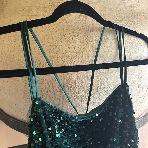 Green Sequence Formal Dress - Picture 5 of 10